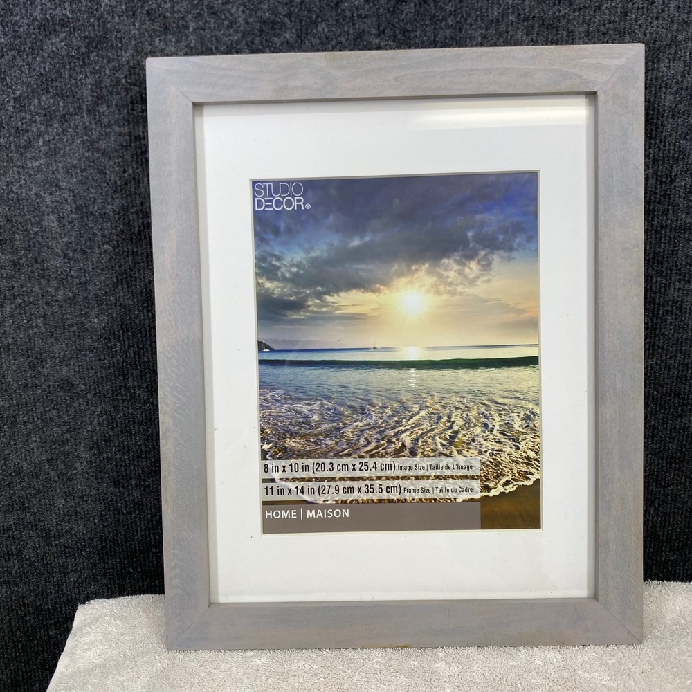 Studio Decor 11x14 Gray Weathered Wood Picture Frame with 8x10 Mat 546742